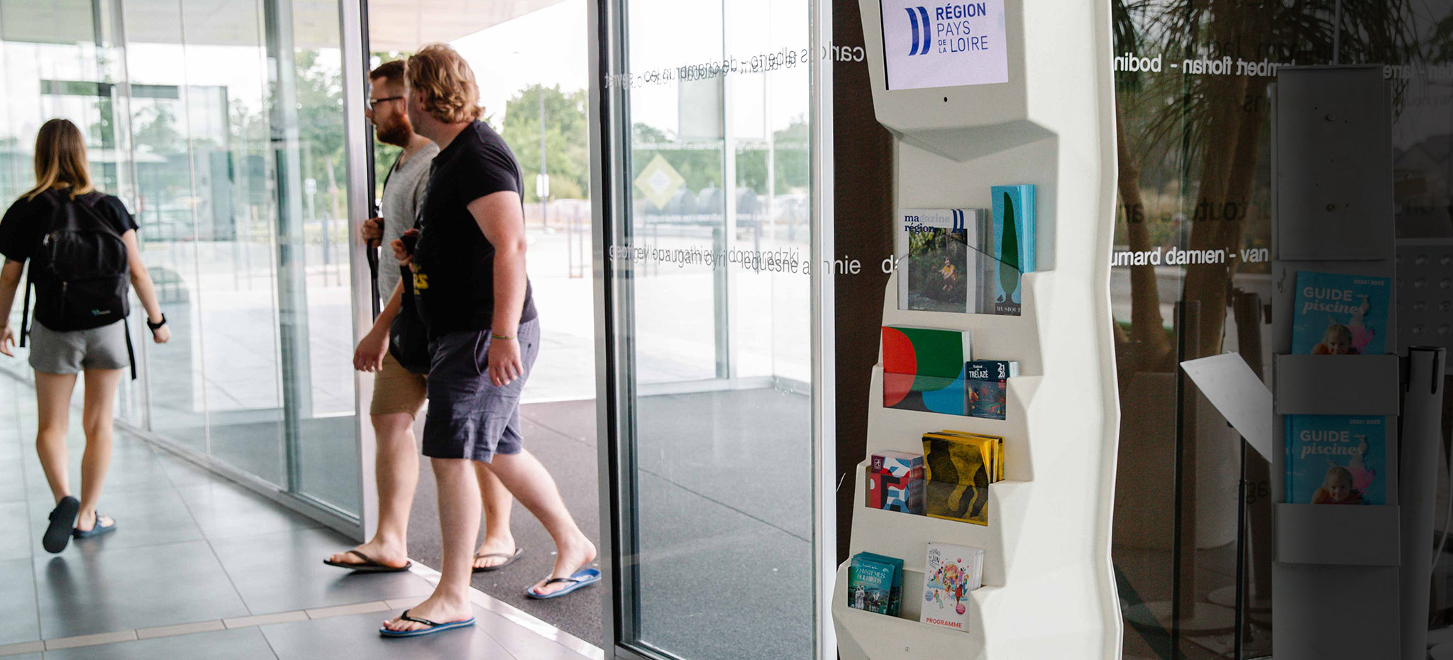 bornes numériques avec diffusion de magazines, programmes culturels et flyers de vos événements en Pays de la Loire